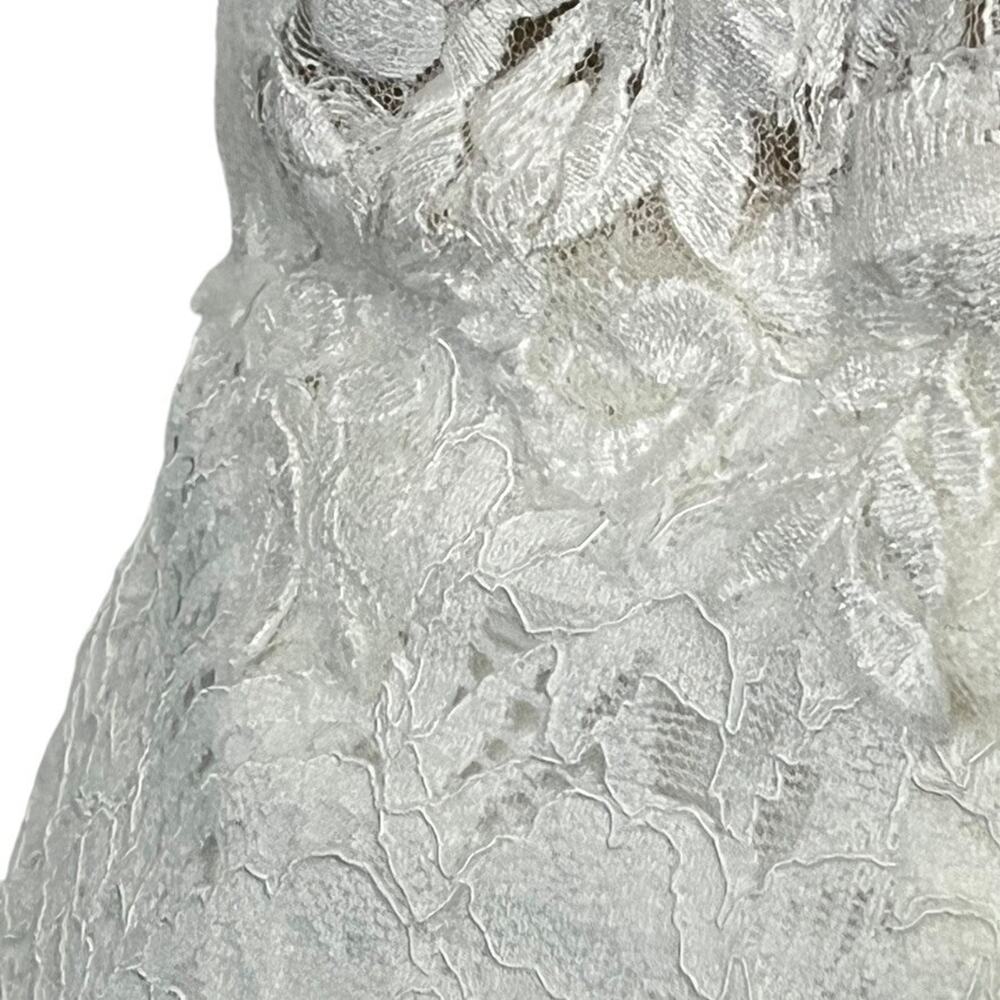 Melissa Sweet Ivory Lace V-Neck Trumpet Wedding Gown - Picture 6 of 16